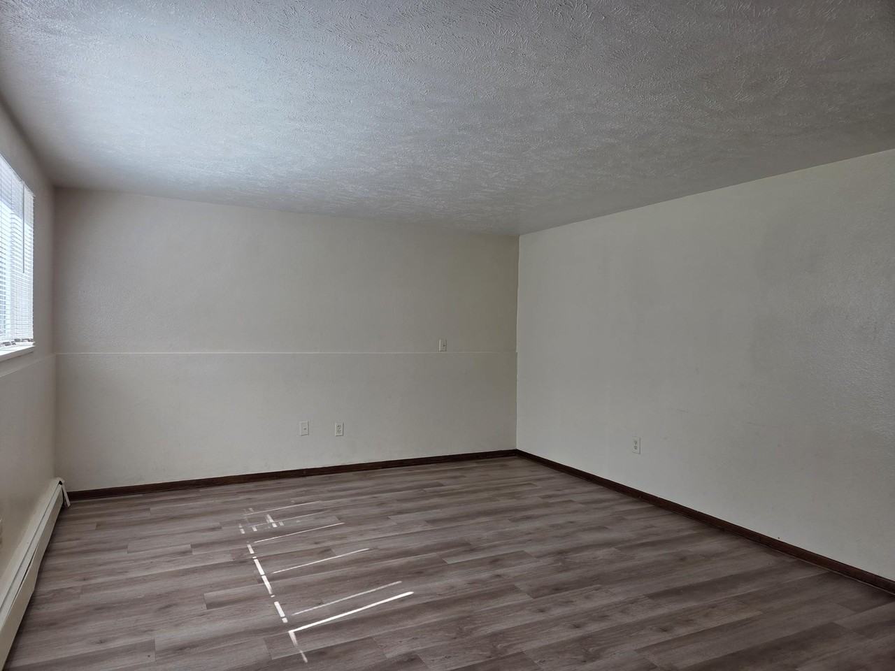 1012 Van Buren Ave #2 - Photo 3 of 9