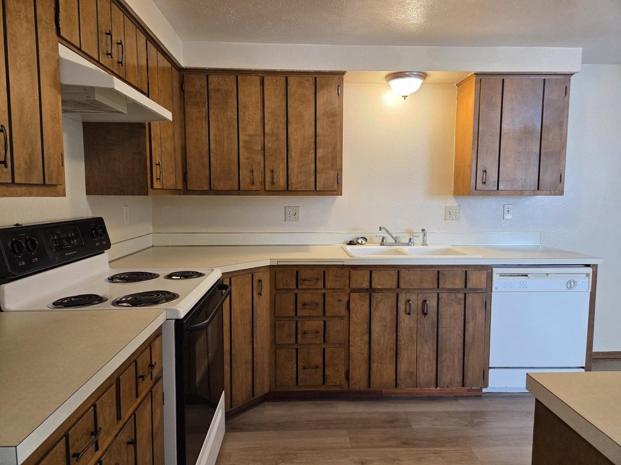 1012 Van Buren Ave #2 - Photo 5 of 9