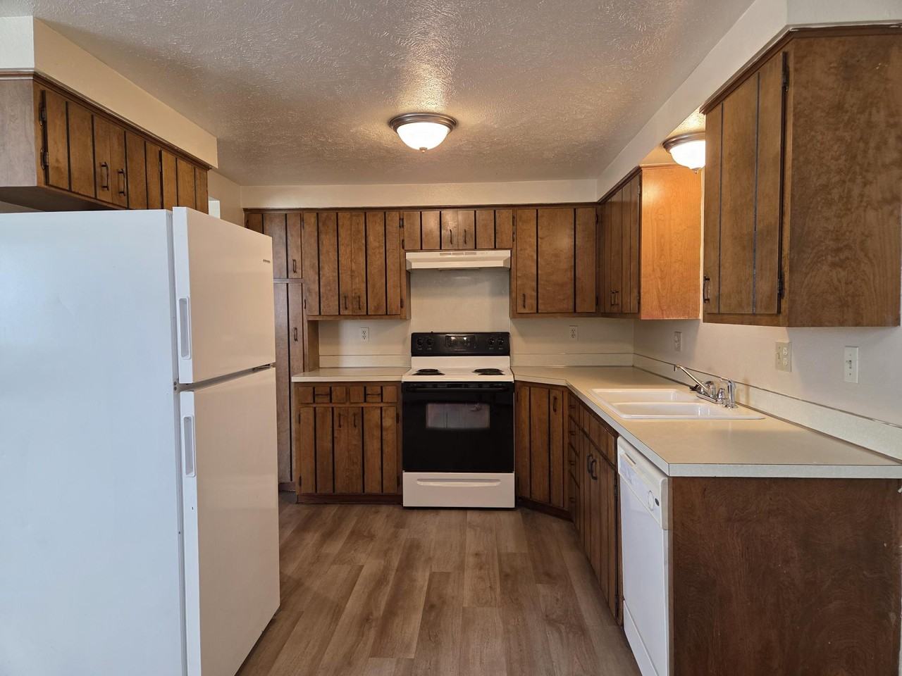 1012 Van Buren Ave #2 - Photo 6 of 9