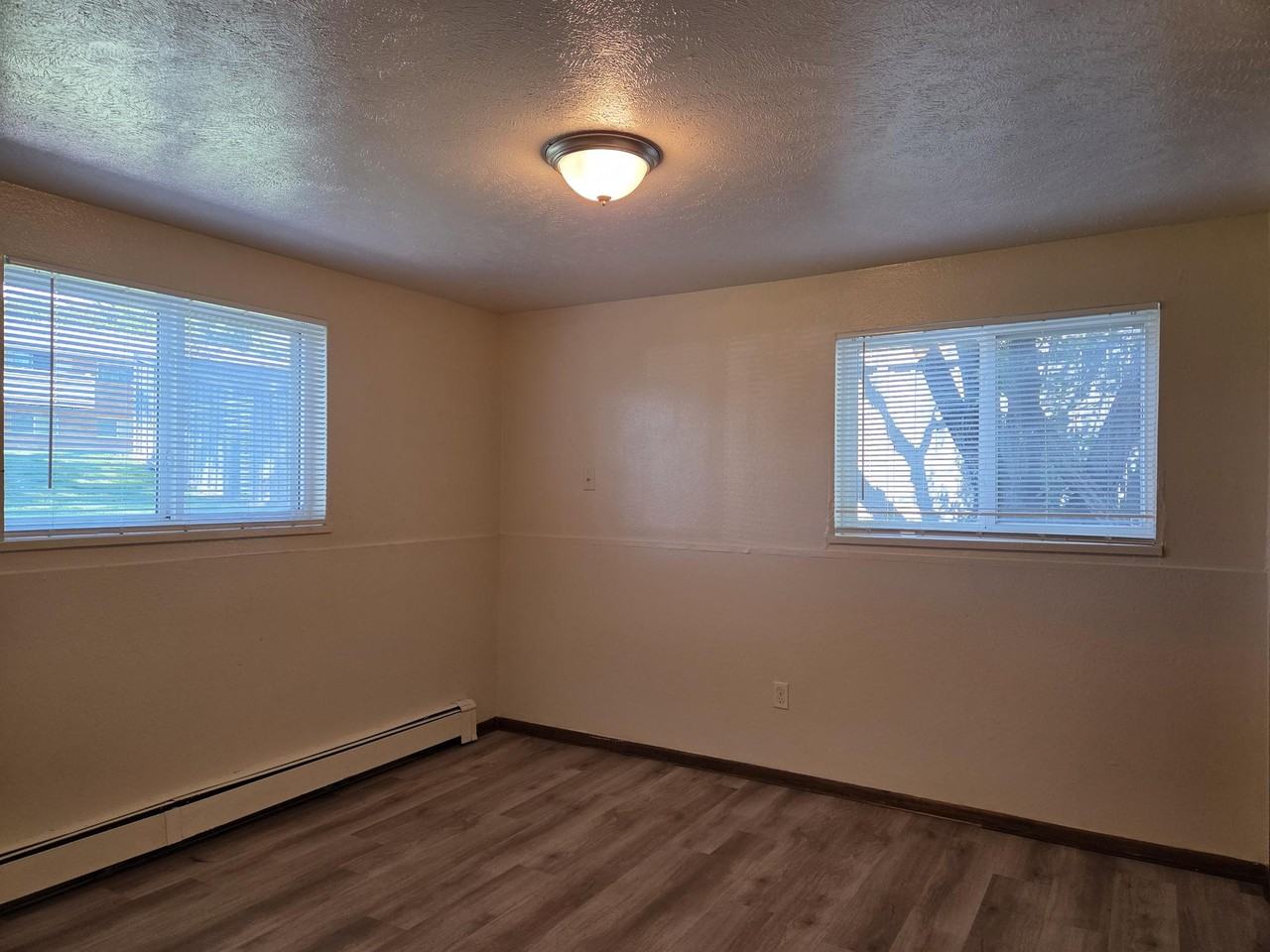 1012 Van Buren Ave #2 - Photo 7 of 9