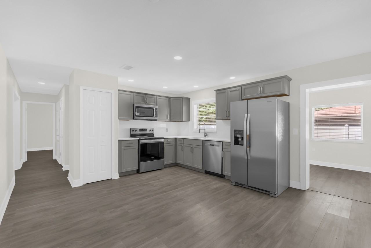 776 Eldridge St #1 - Photo 5 of 10