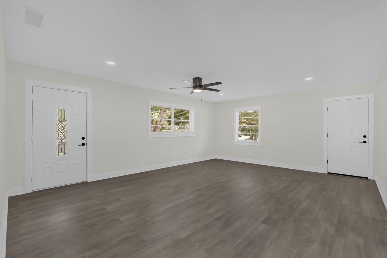 776 Eldridge St #1 - Photo 7 of 10