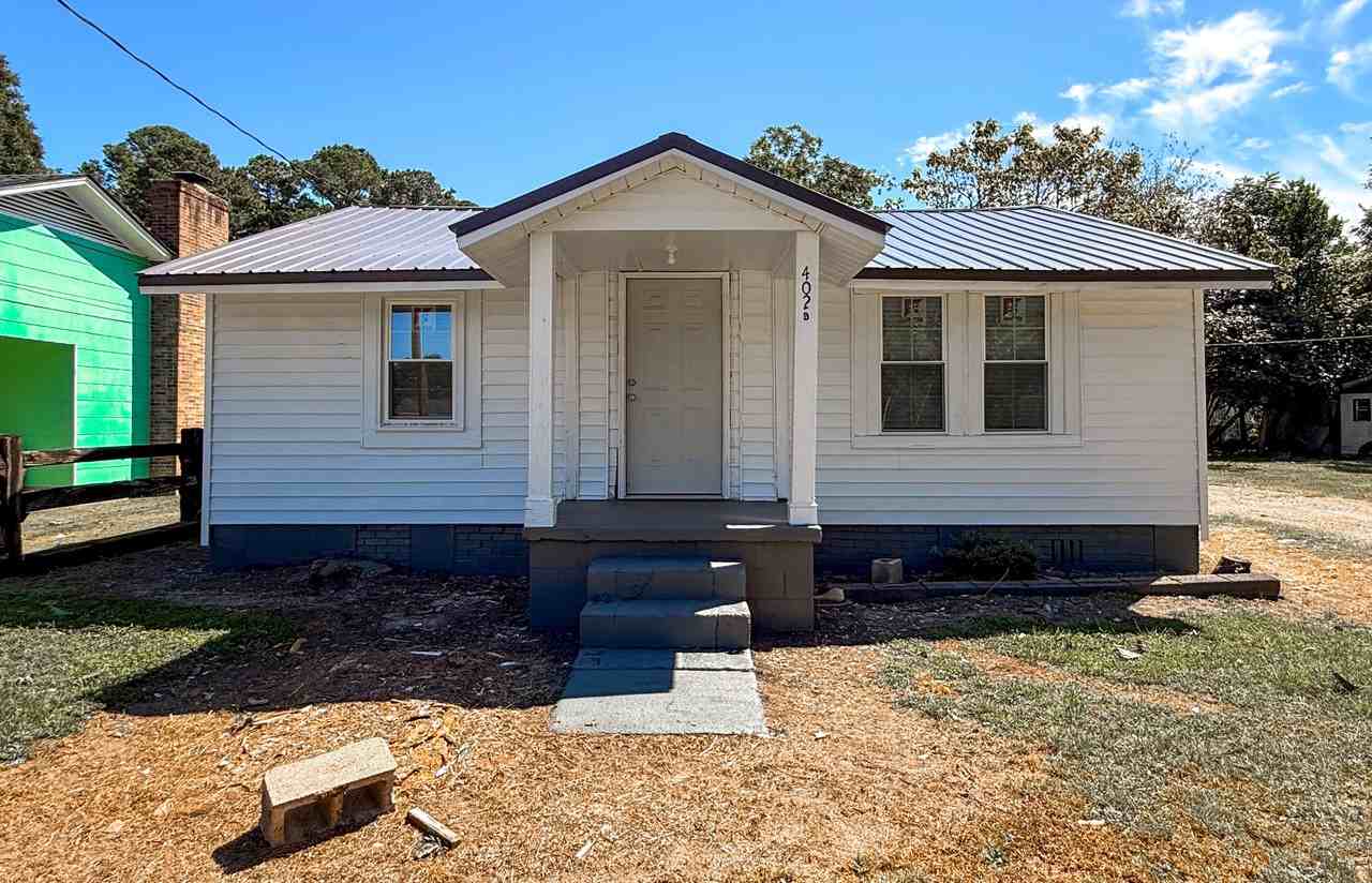 402 Curry Ln #B - Photo 2 of 11