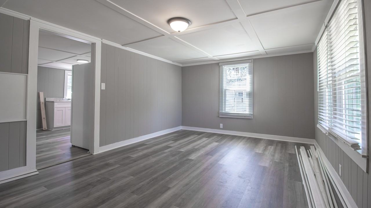 402 Curry Ln #B - Photo 4 of 11