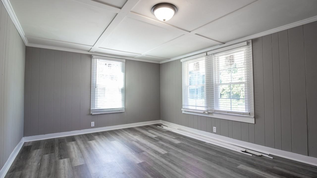 402 Curry Ln #B - Photo 5 of 11