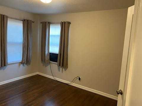 130 N Meade Ave - Photo 7 of 10