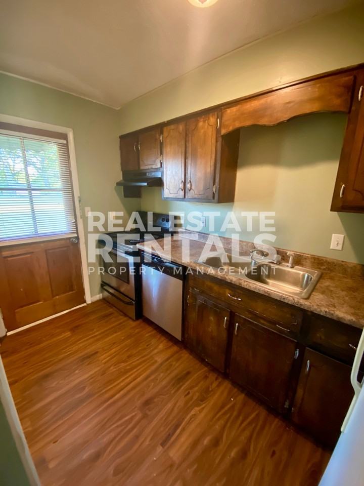 407 Gaines Street Southwest #175 - Photo 3 of 8