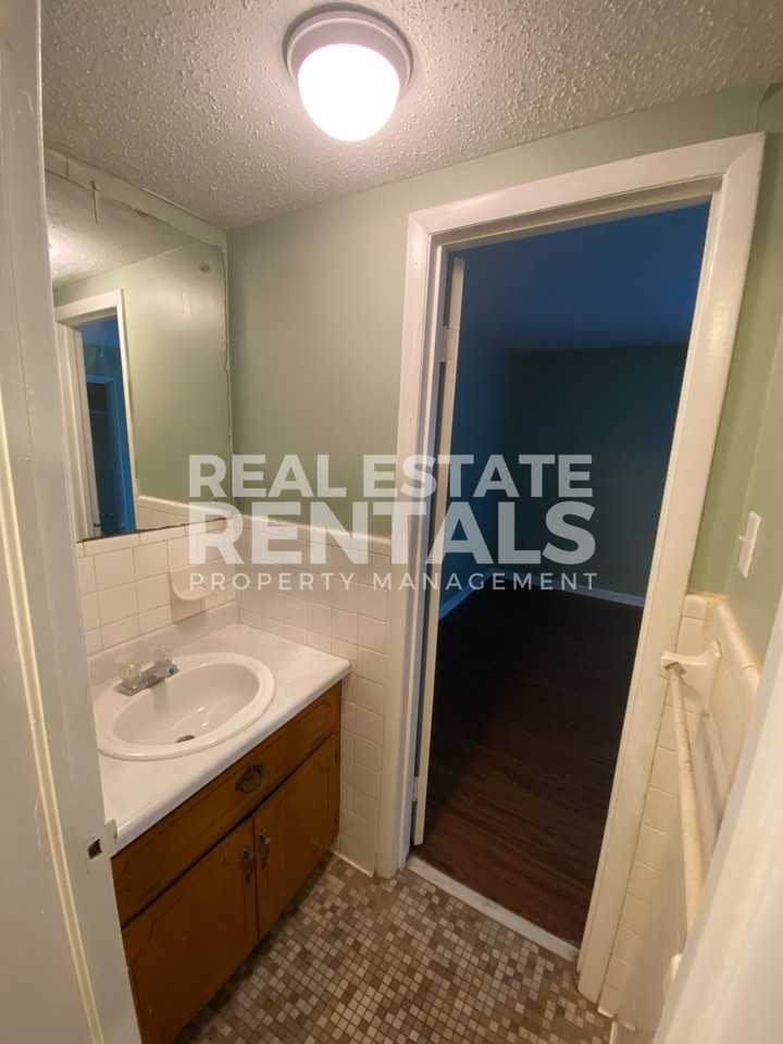 407 Gaines Street Southwest #175 - Photo 6 of 8