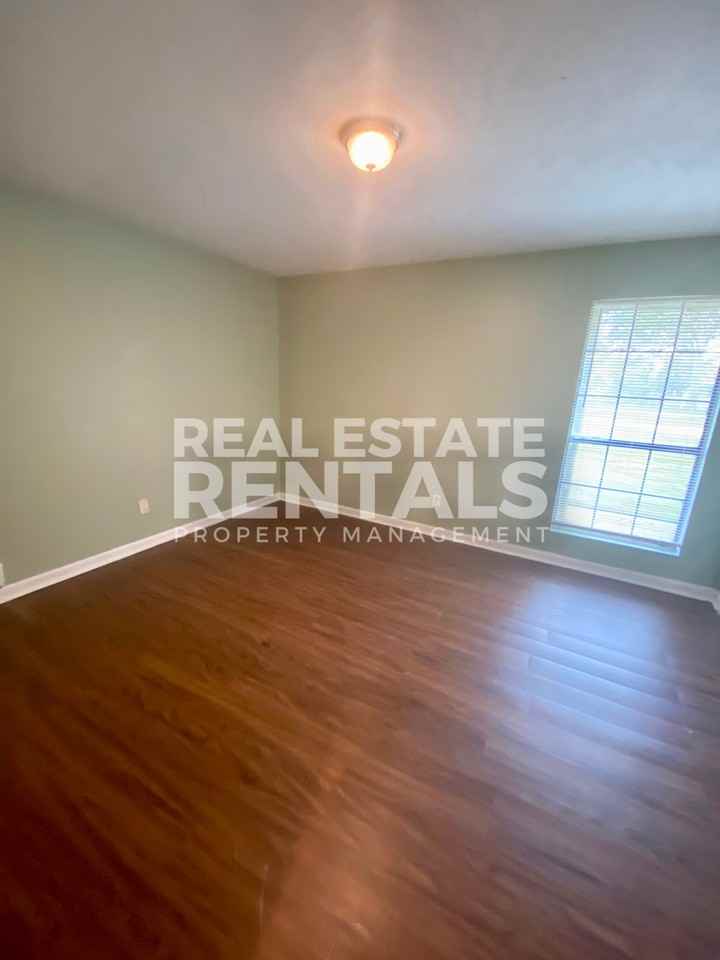 407 Gaines Street Southwest #175 - Photo 7 of 8