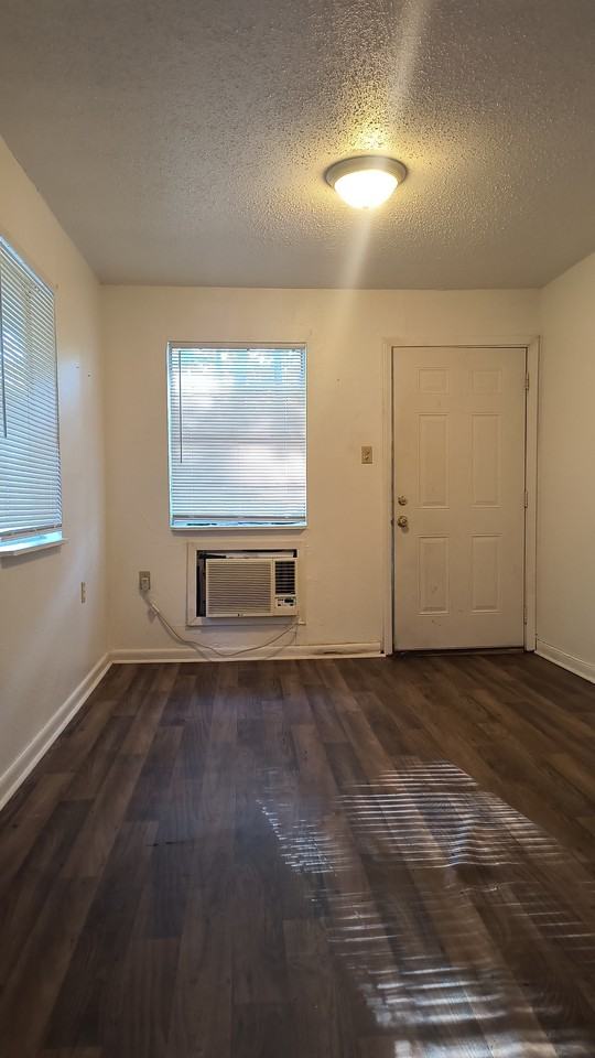 2100 Sidney Street #5C - Photo 3 of 10