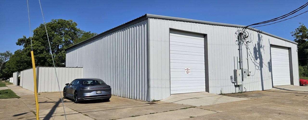 301 North Houston Avenue #1 - Photo 2 of 8