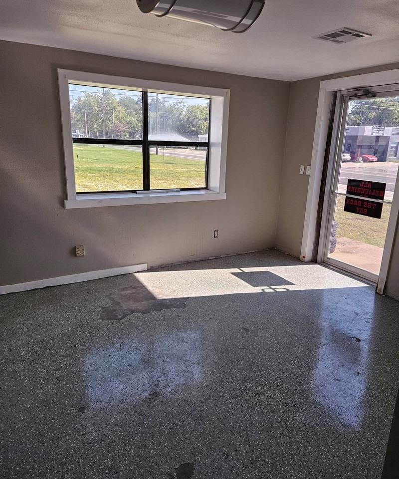 301 North Houston Avenue #1 - Photo 5 of 8