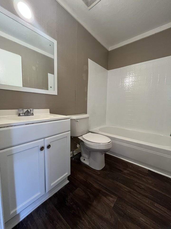 606 W Main St #1 - Photo 4 of 4