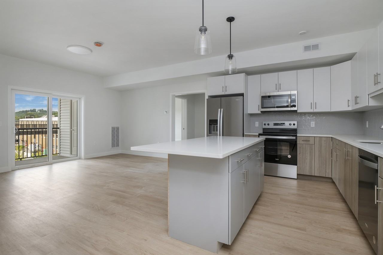 100 100 North Main StreetUnit 412 #100-412 - Photo 3 of 12