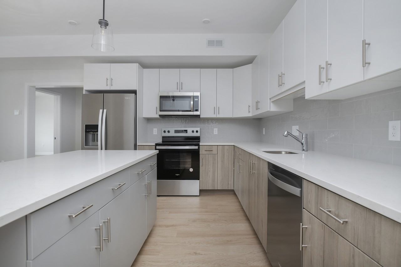 100 100 North Main StreetUnit 412 #100-412 - Photo 4 of 12