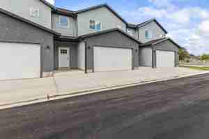 featured image of 158 S 100 E #3