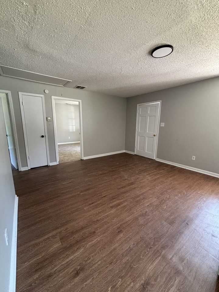 111 111 E Cherry - 1 #1 - Photo 4 of 6