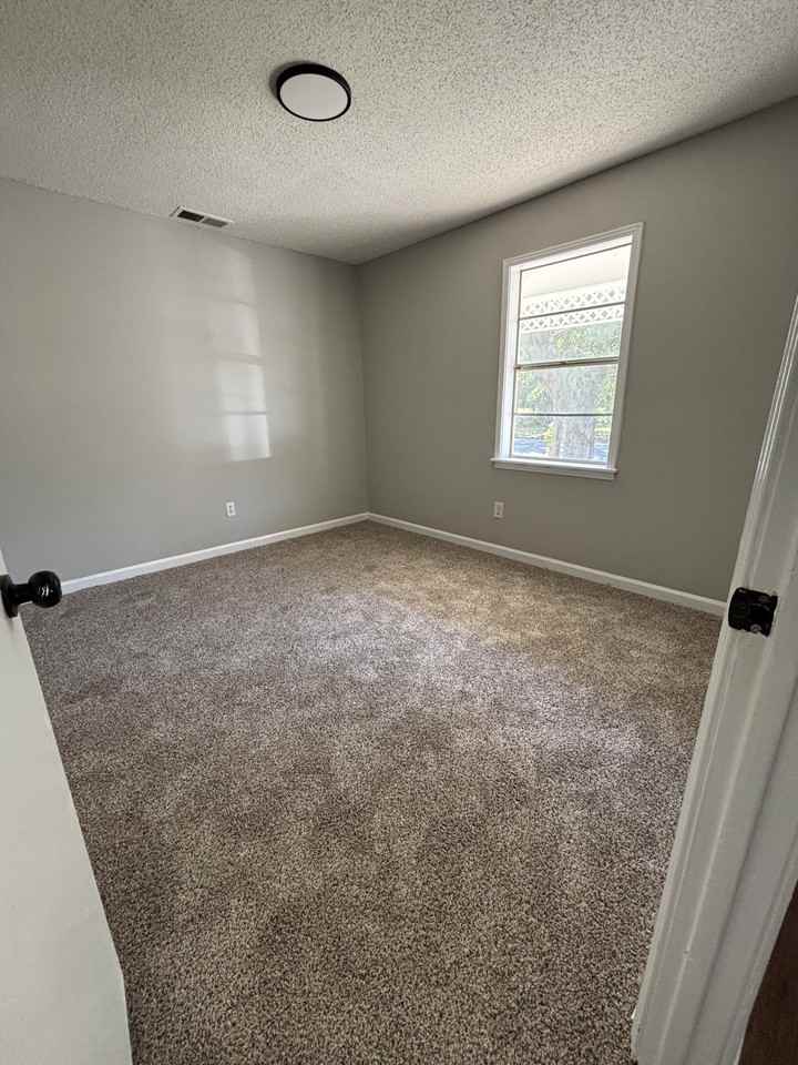 111 111 E Cherry - 1 #1 - Photo 5 of 6