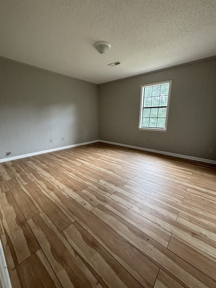 221 College St #1 - Photo 6 of 7