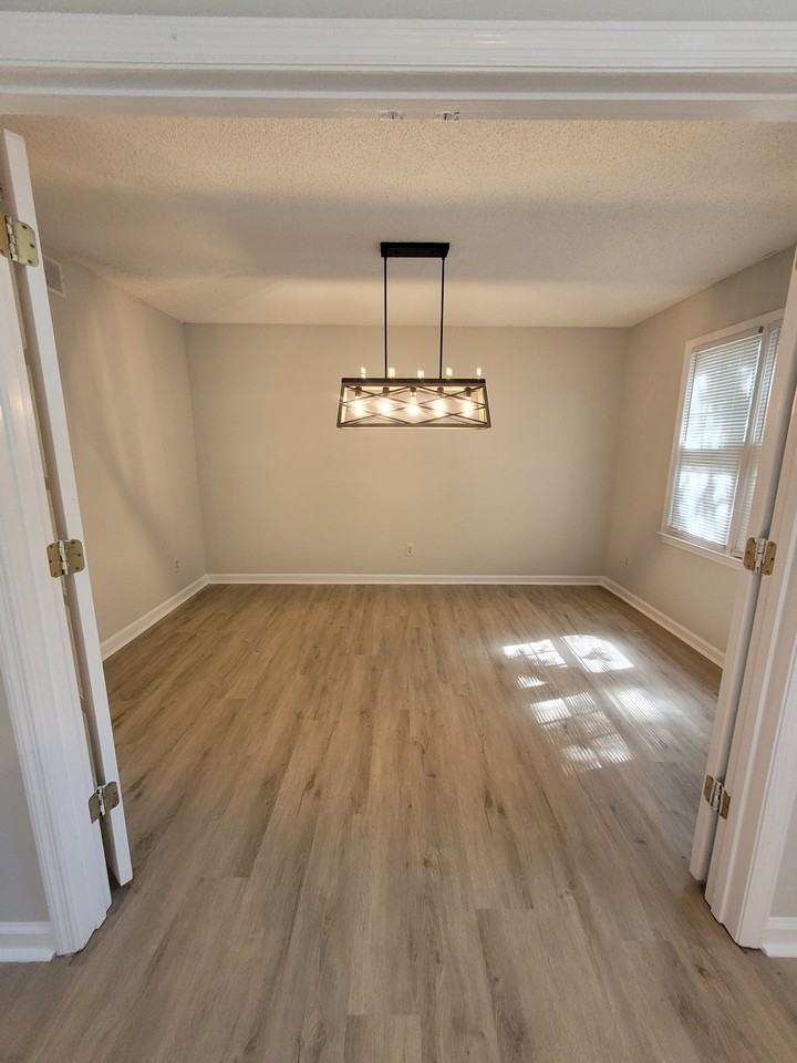 508 Farmingdale Rd Se #1 - Photo 3 of 15