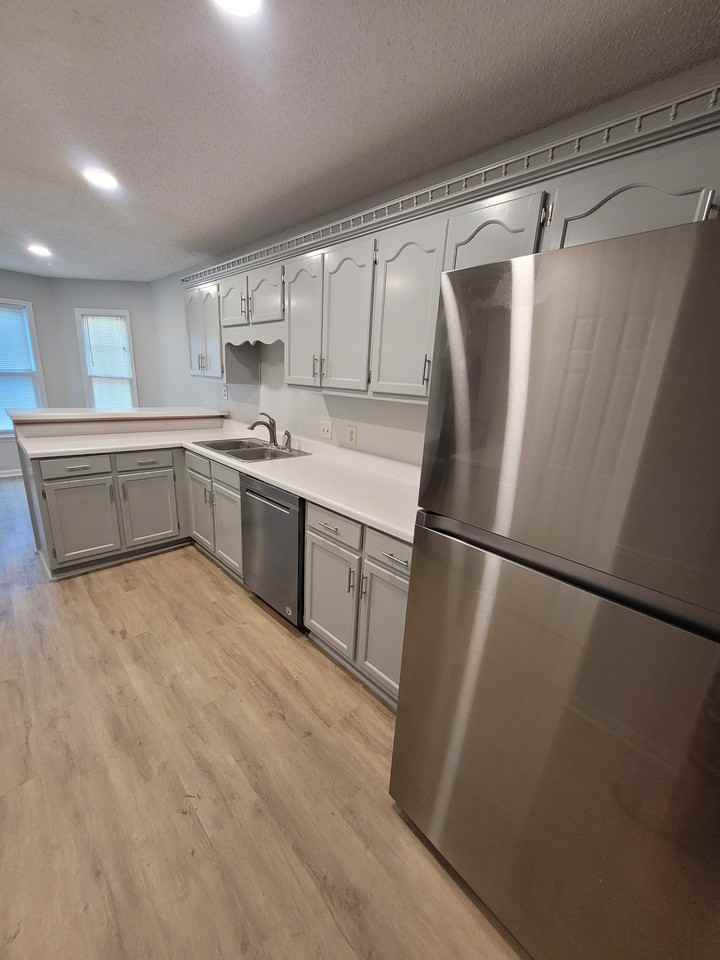 508 Farmingdale Rd Se #1 - Photo 5 of 15