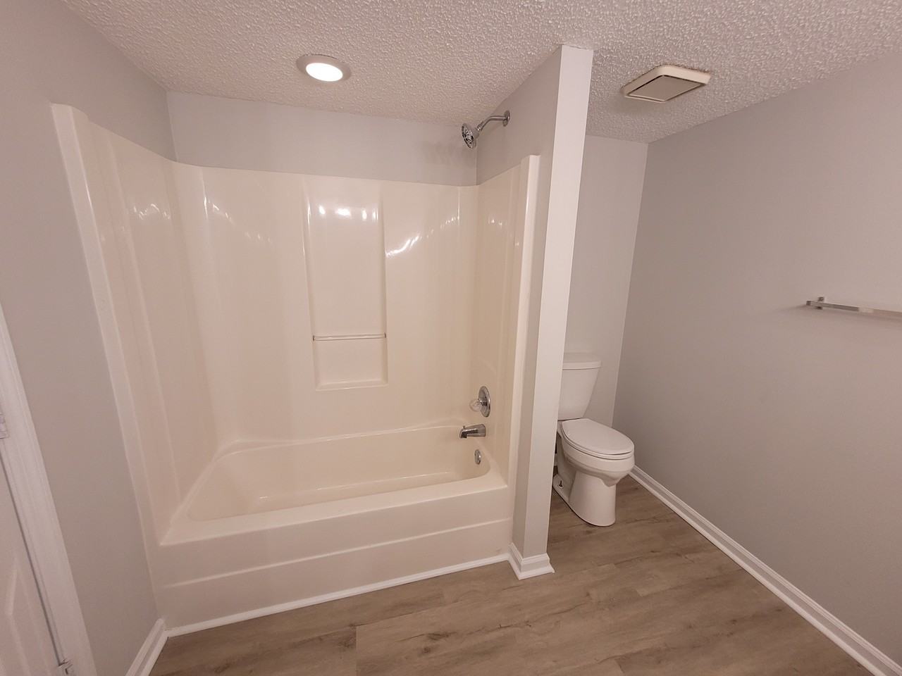 508 Farmingdale Rd Se #1 - Photo 6 of 15