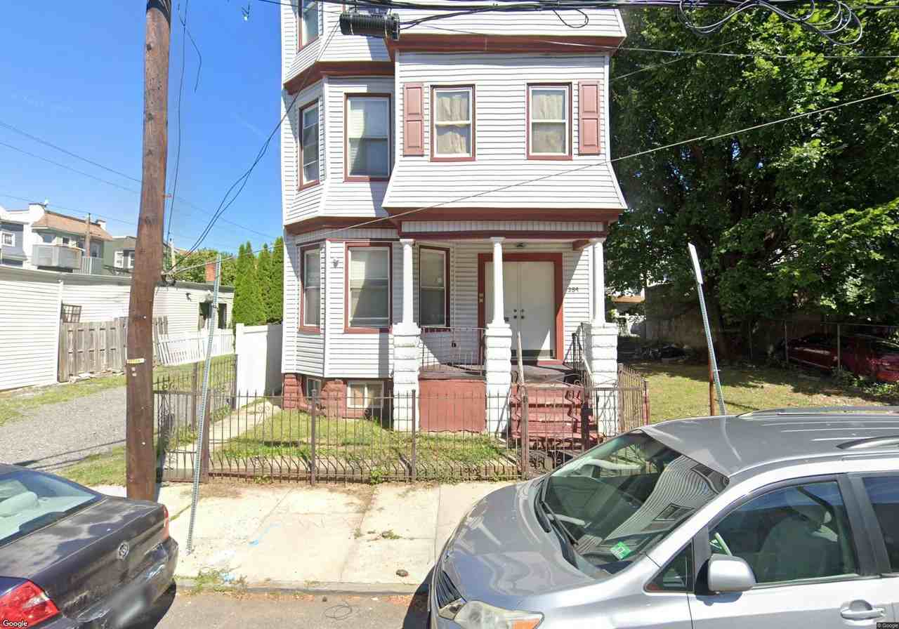 359 Madison Avenue #1