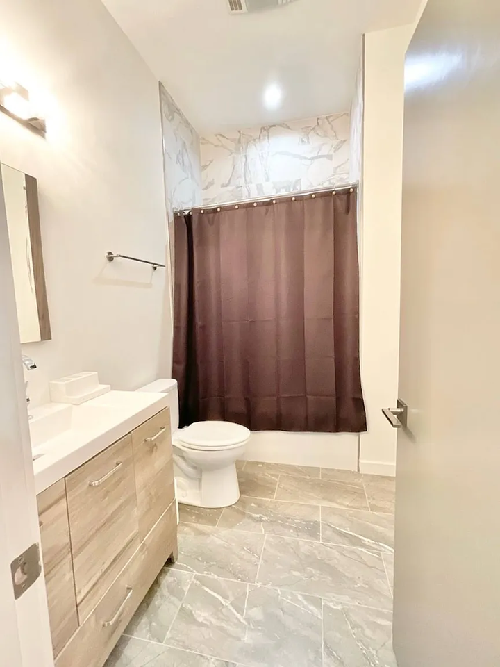 2234 Saint Ann St #1 - Photo 5 of 10