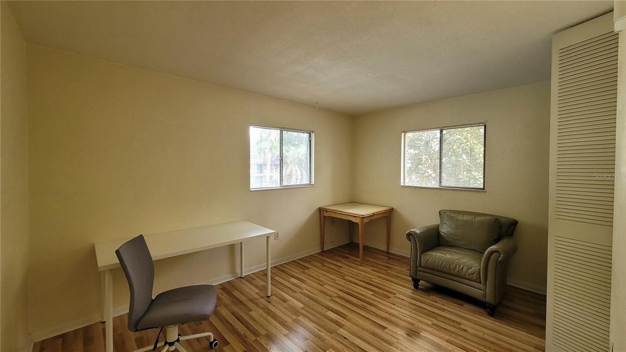 415 Northwest 39th Road #E - Photo 6 of 15