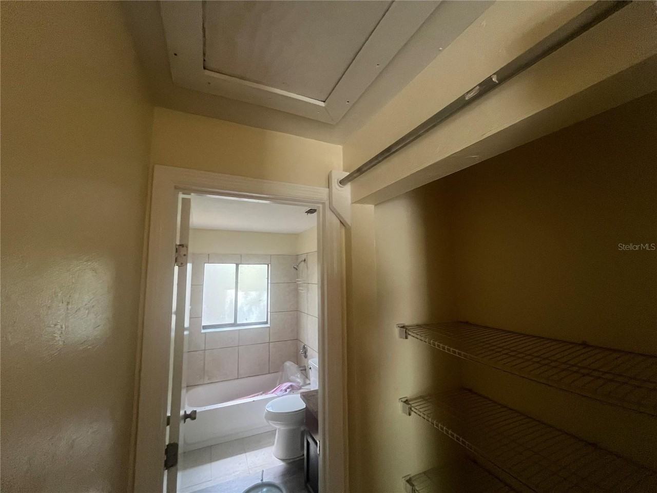 513 Southwest 68th Terrace #1 - Photo 6 of 7