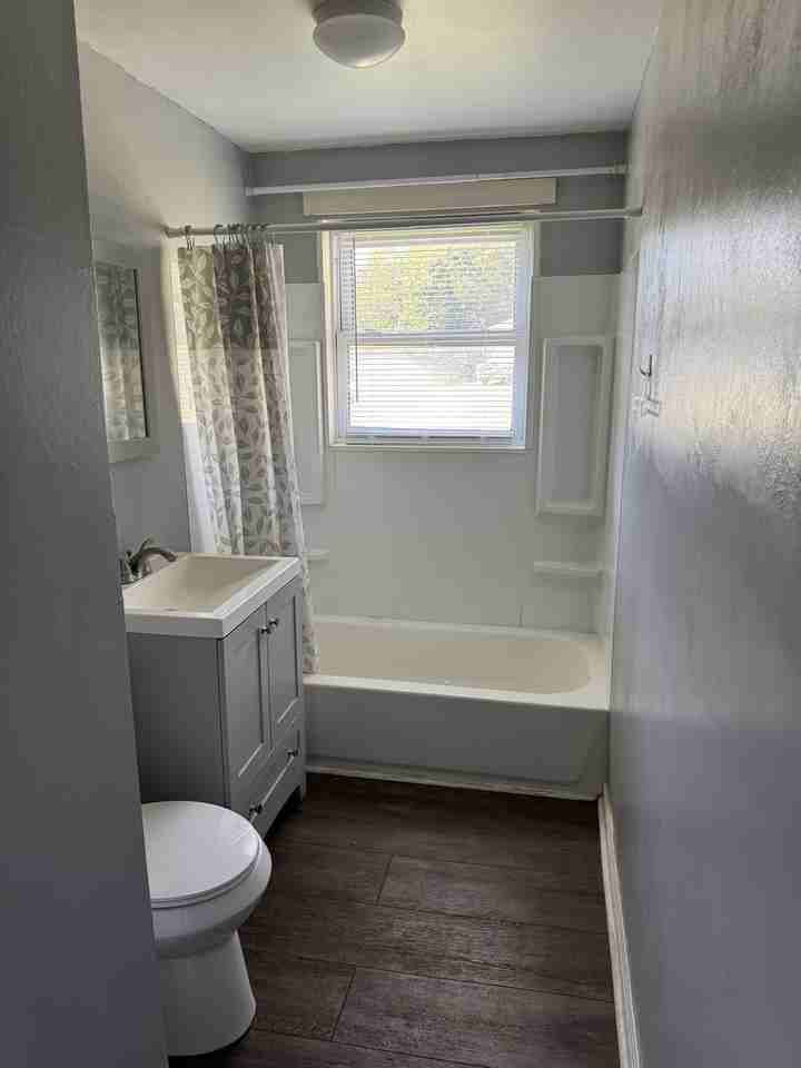 3309 3309 Clarence Towery CircleApt. 02 #02 - Photo 3 of 9