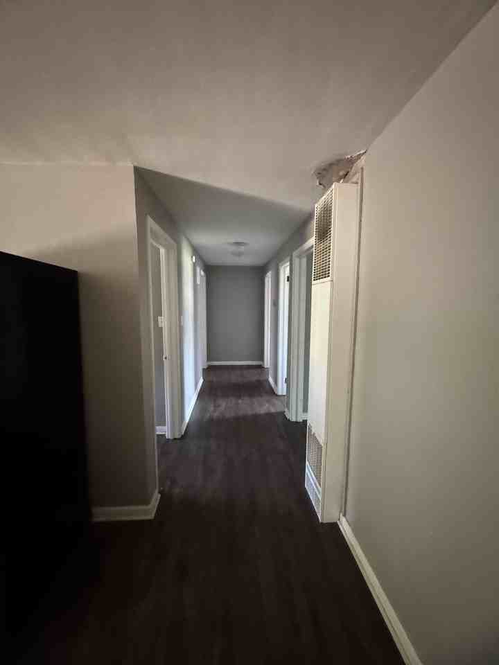 3309 3309 Clarence Towery CircleApt. 02 #02 - Photo 4 of 9