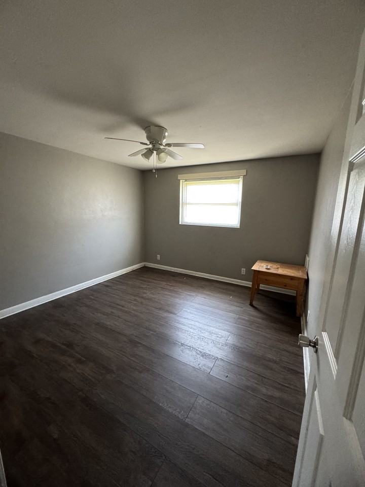 3309 3309 Clarence Towery CircleApt. 02 #02 - Photo 6 of 9