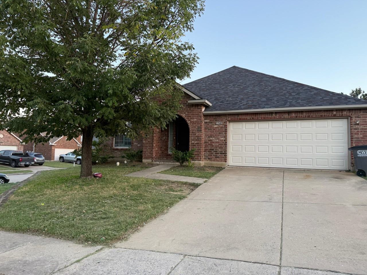 1940 Cliffrose Drive #1