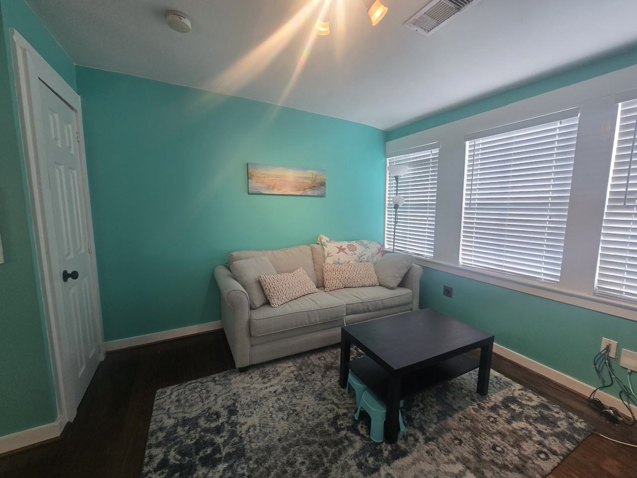 1119 1119 Broadway Avenue J - 2 #2 - Photo 2 of 16