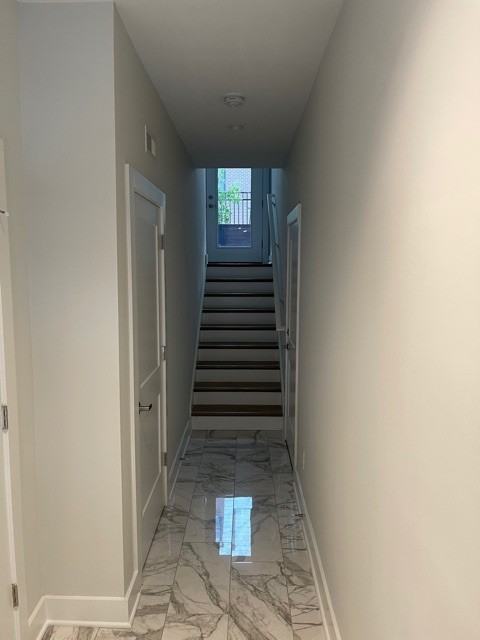 1058 Kenilworth Ave #1 - Photo 3 of 28