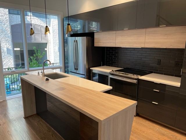 1058 Kenilworth Ave #1 - Photo 7 of 28