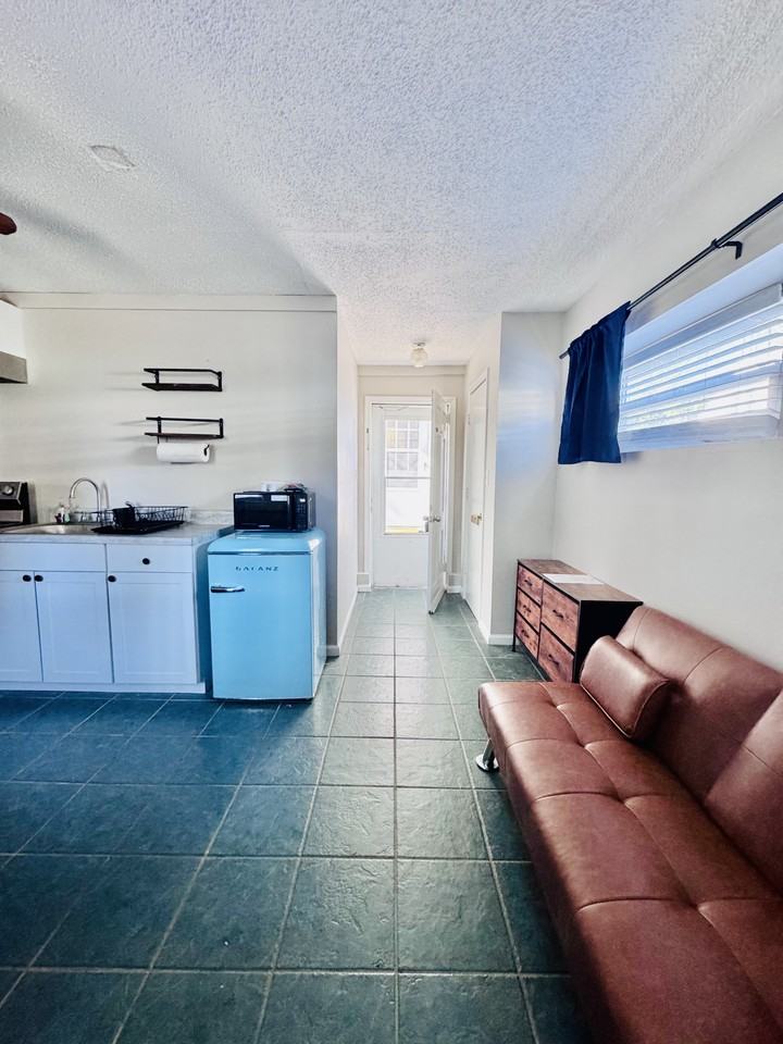 1105 W Rock Spring Rd #BAPT - Photo 6 of 15