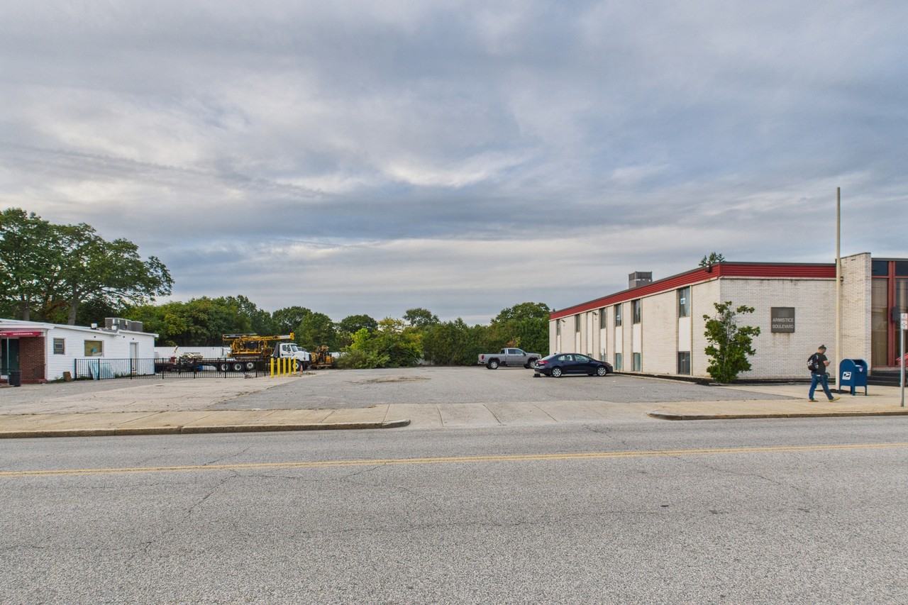 174 174 Armistice Boulevard - 1Unit A #1 - Photo 3 of 21