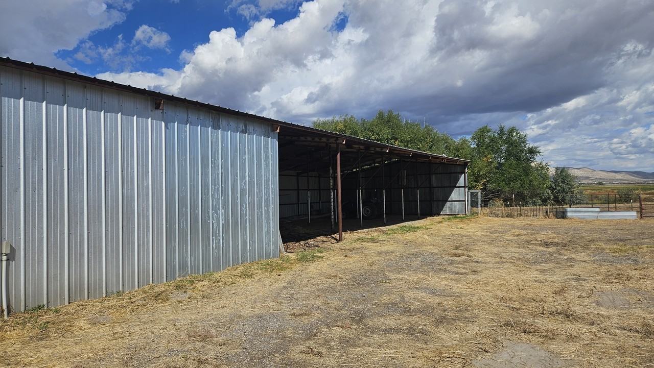 305 E 155 S #1 - Photo 3 of 8