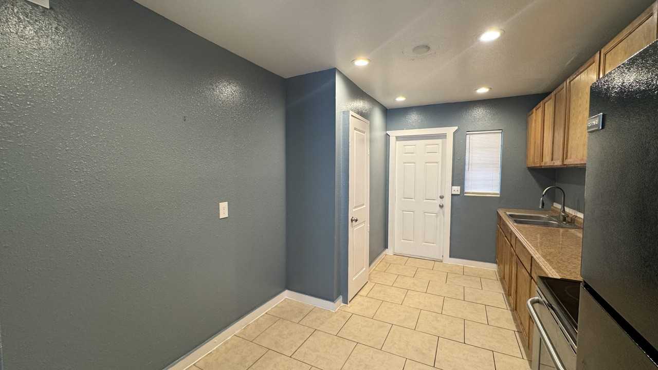 1054 Maynard Street #1 - Photo 5 of 9