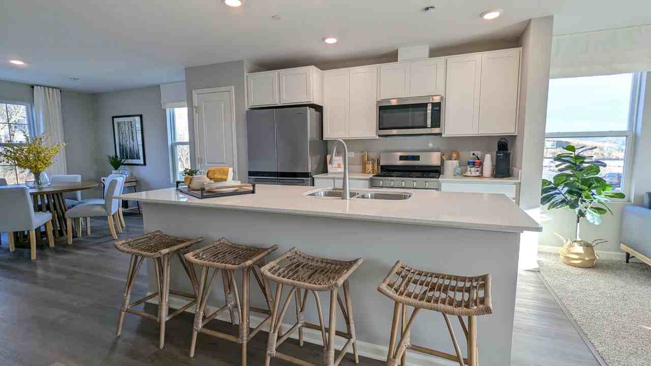 1392 Foxglove Drive #1 - Photo 4 of 14