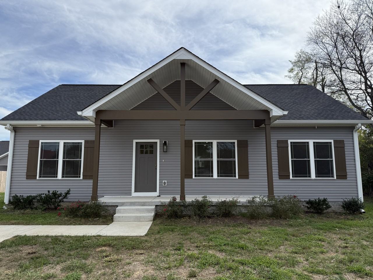 1009 W Main St #1 - Photo 3 of 39