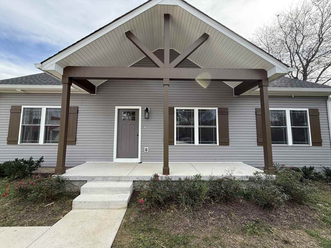 1009 W Main St #1 - Photo 7 of 39