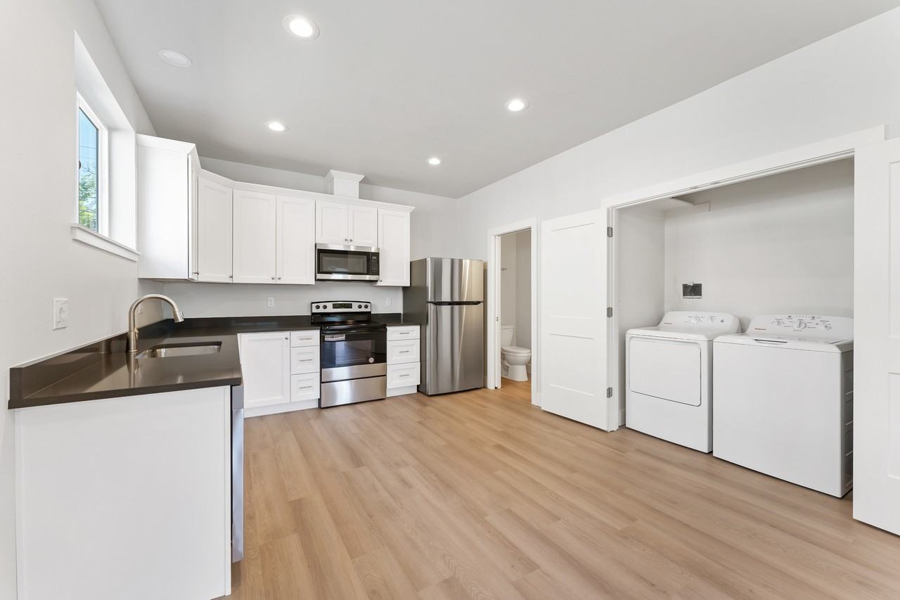 936 Molalla Avenue #4