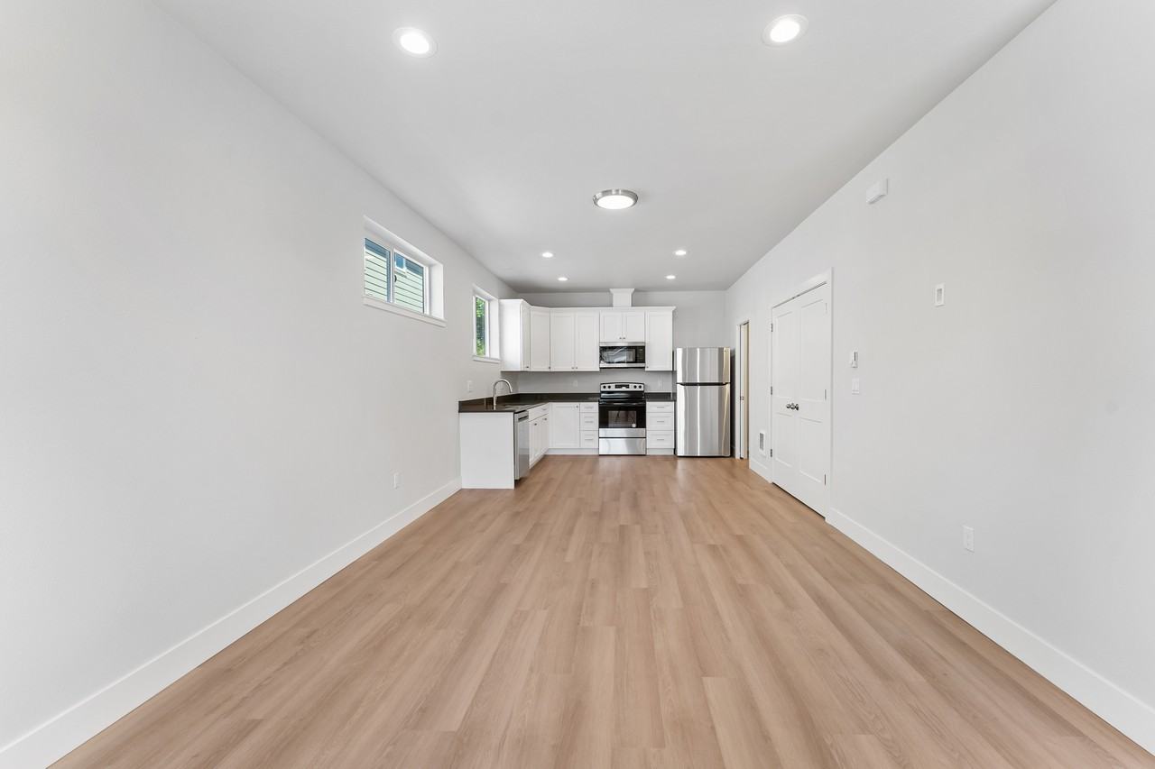 936 Molalla Ave #4 - Photo 3 of 18