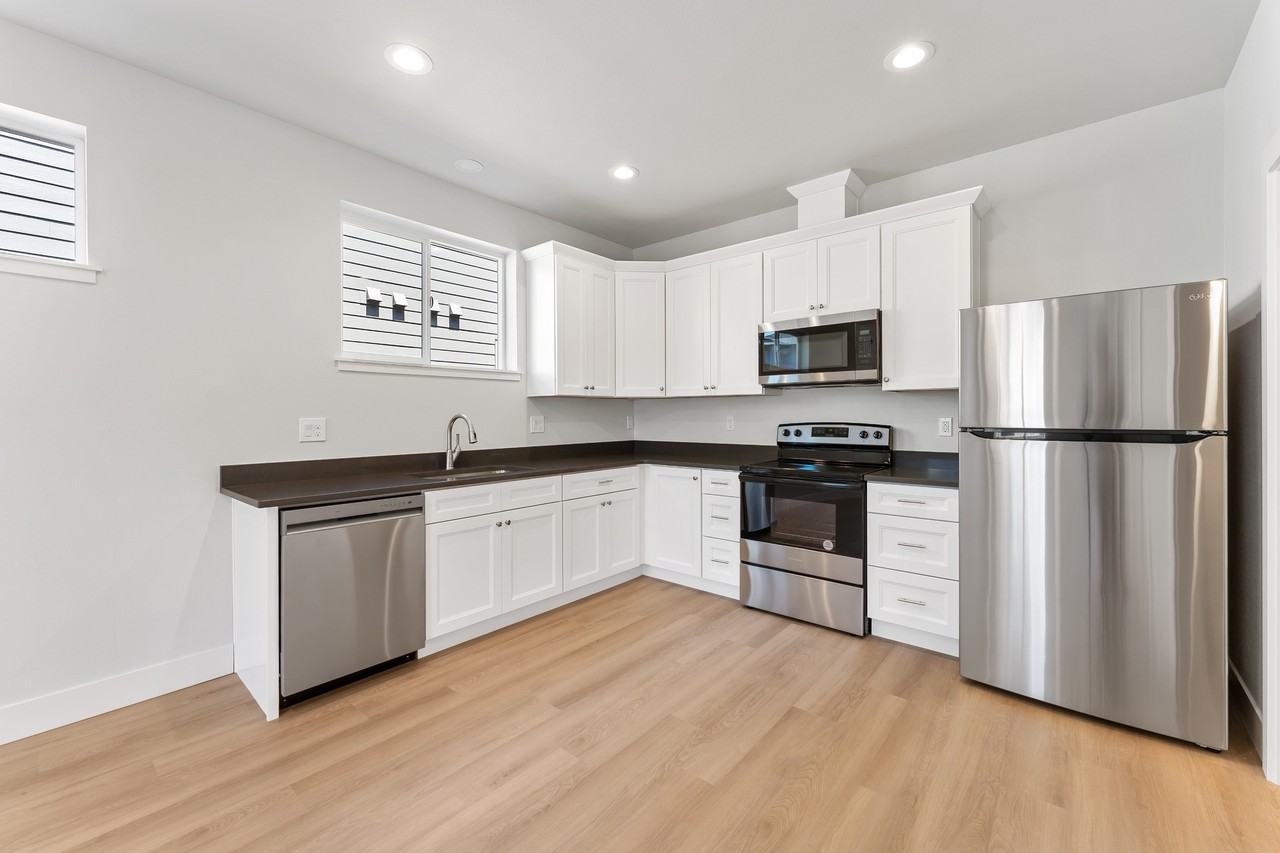 936 Molalla Ave #4 - Photo 4 of 18