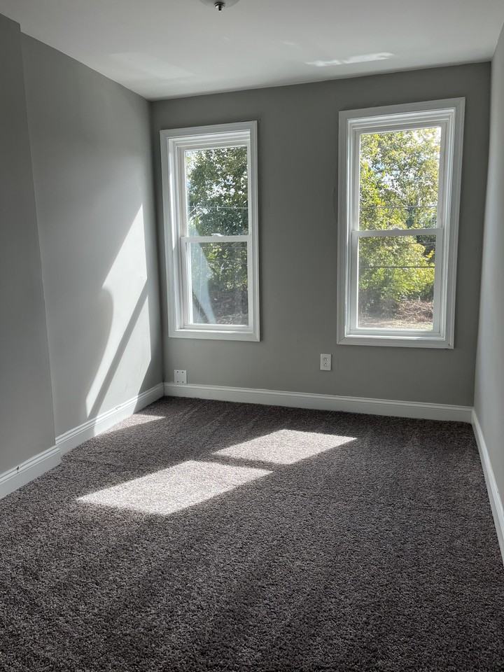 324 E 11th St #1 - Photo 6 of 9