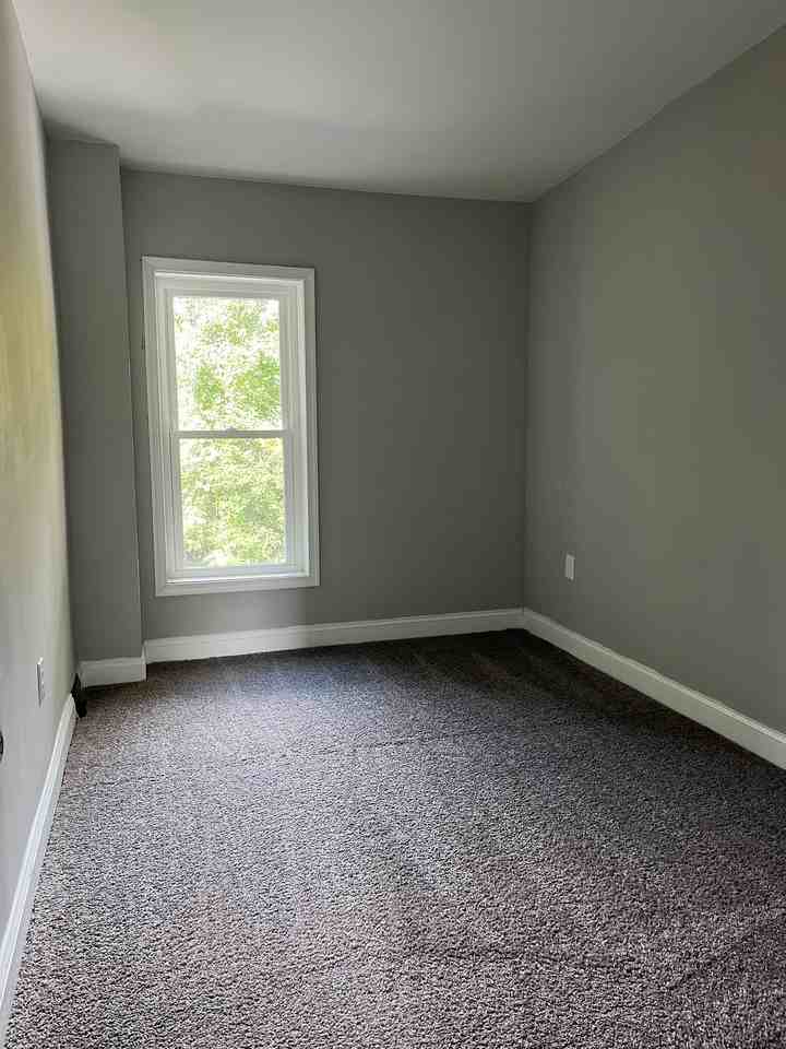 324 E 11th St #1 - Photo 7 of 9