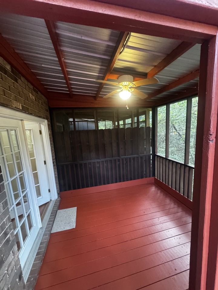 127 Eaglewood Way #1 - Photo 5 of 31
